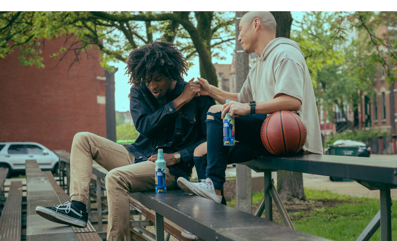 1500x912 ZoeRain Budlight R2 04